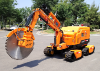 RXR-JM200GD消防破拆救援機器人 （4履帶、破拆機械臂、80國產(chǎn)消防水炮）